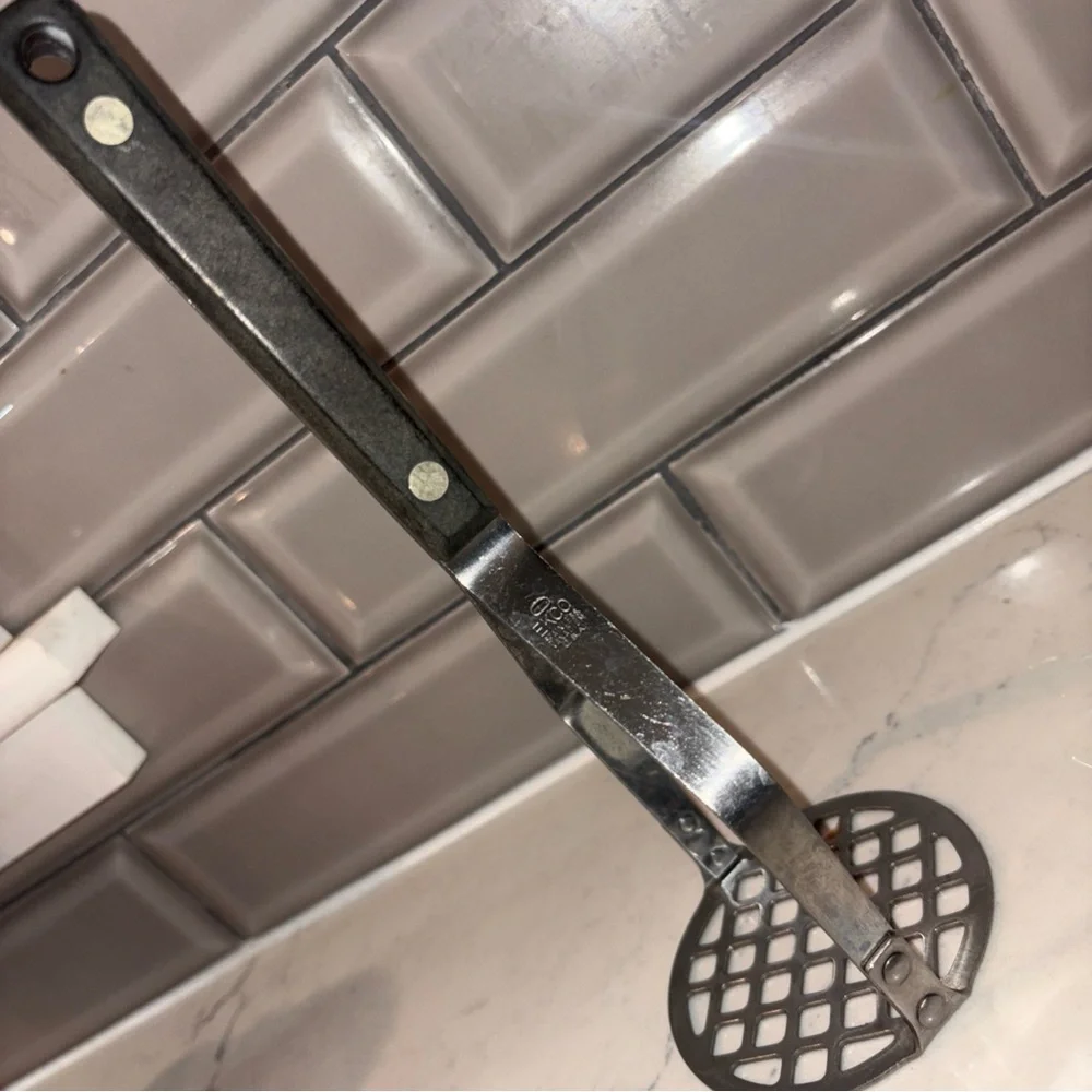 Ekco Flint Vanadium Arrow Head Potato Masher 9 1/2